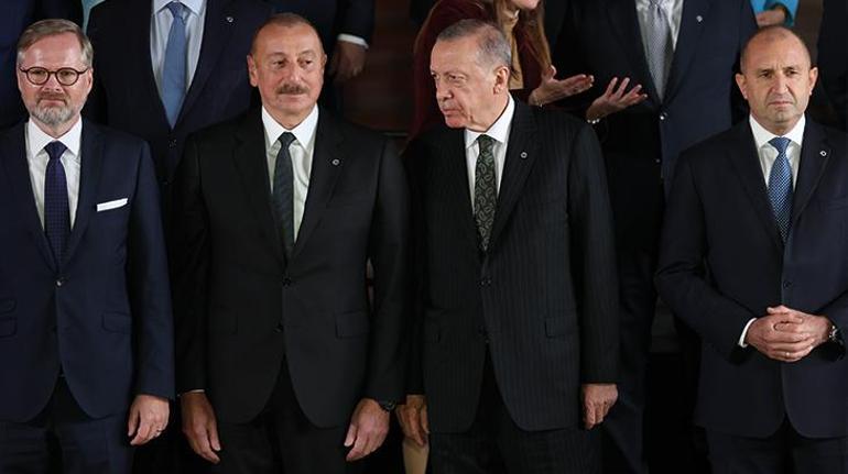 Cumhurbaşkanı Erdoğan, Aliyev ve Paşinyan ile Pragda bir araya geldi