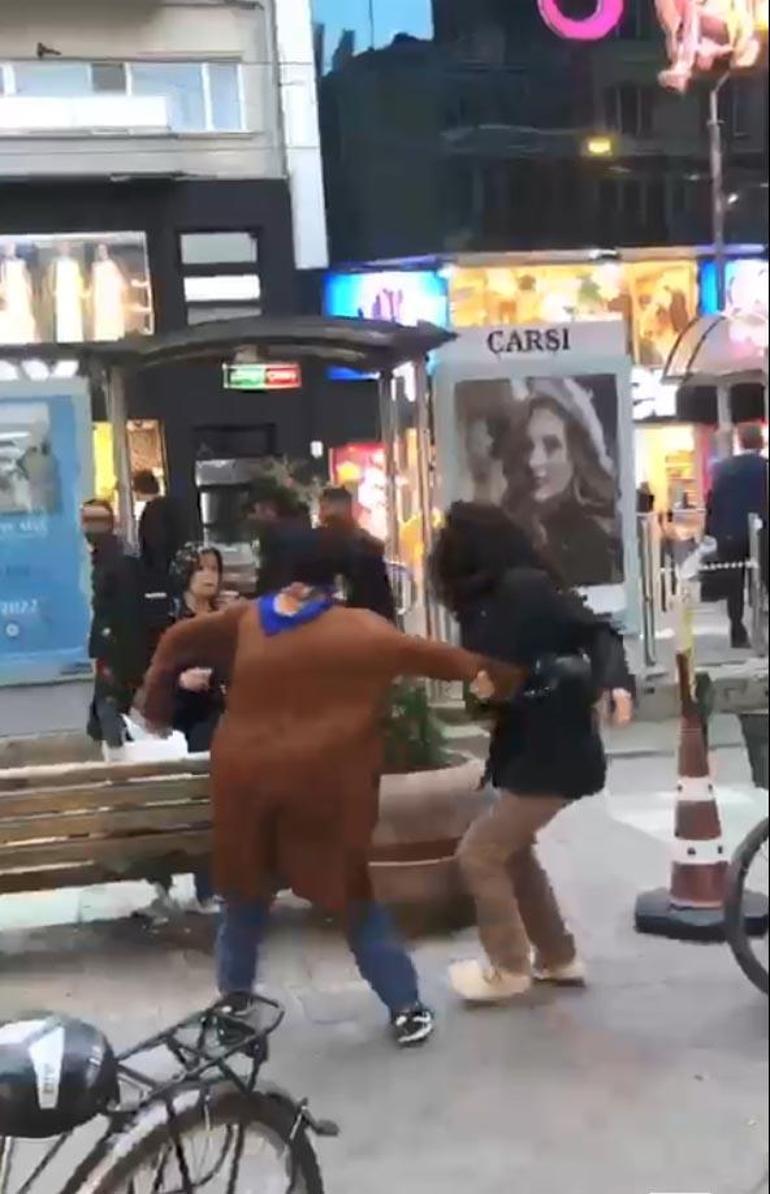 Çantasıyla çevredekilere saldırmıştı; bipolar bozukluk tespit edildi