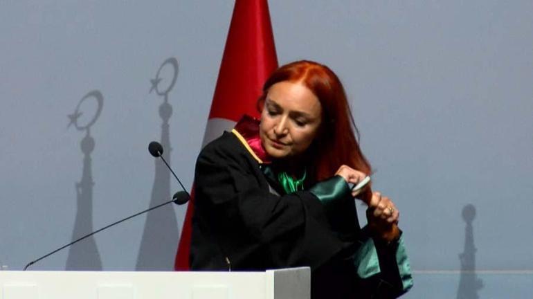 İstanbul Barosu yeni başkanını seçiyor, iki avukat İranlı kadınlara destek için saçlarını kesti