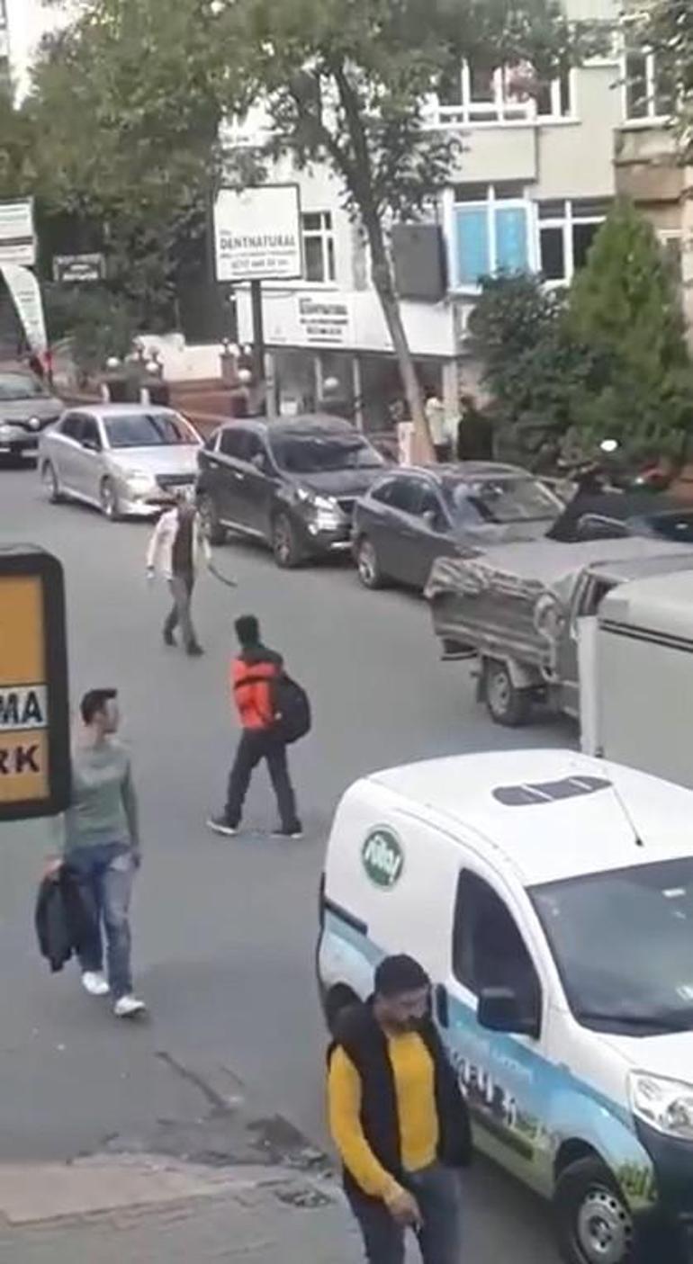 Bakırköy’de elinde kılıç ve satırla insanlara saldıran avukat gözaltına alındı