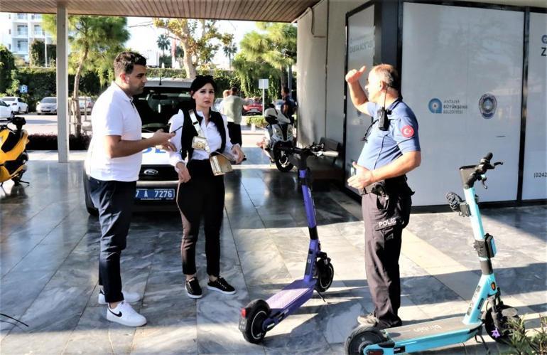 Ölüme meydan okuyorlar Scooter üzerindeki görüntüler pes dedirtti, bebeğini taşıyan da var