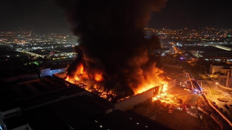 Bursada tekstil fabrikasında büyük yangın Patlama yaşandı
