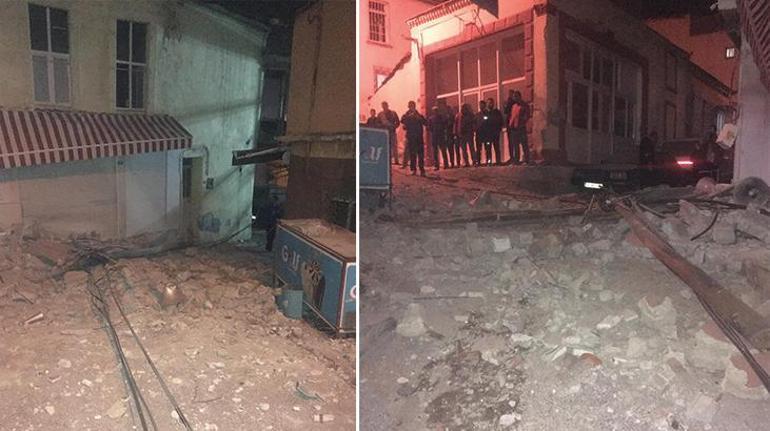 İzmirde 4.9 büyüklüğünde deprem