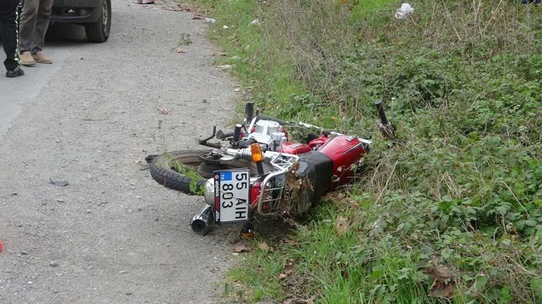 Yolda devrilen motosikletin yanında 2 liseli ölü bulundu