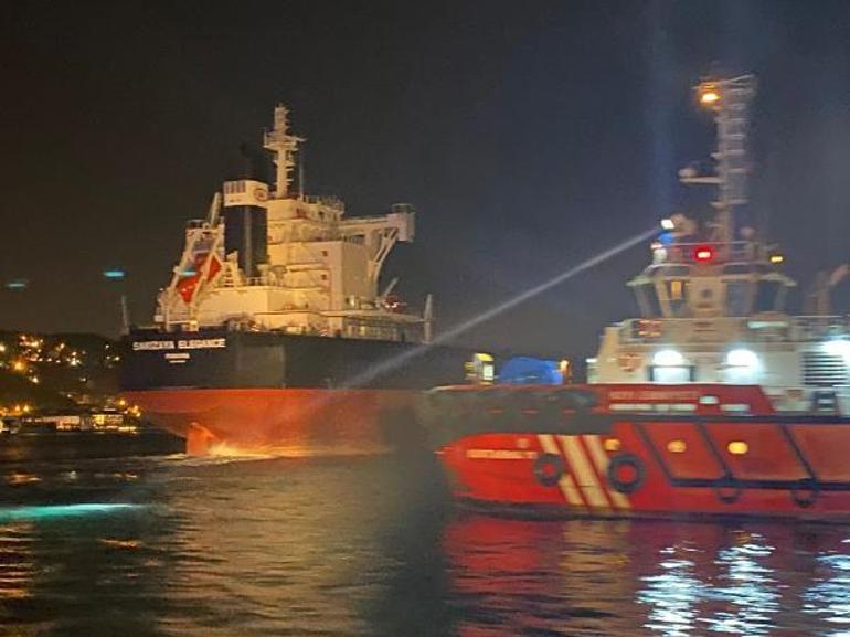 İstanbul Boğazından gemi arızası