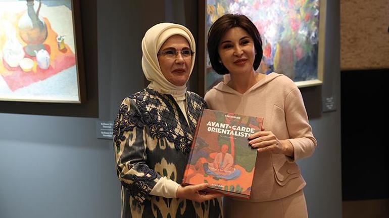 Emine Erdoğan, Semerkantta Özbekistanın Renkleri Sergisini ziyaret etti
