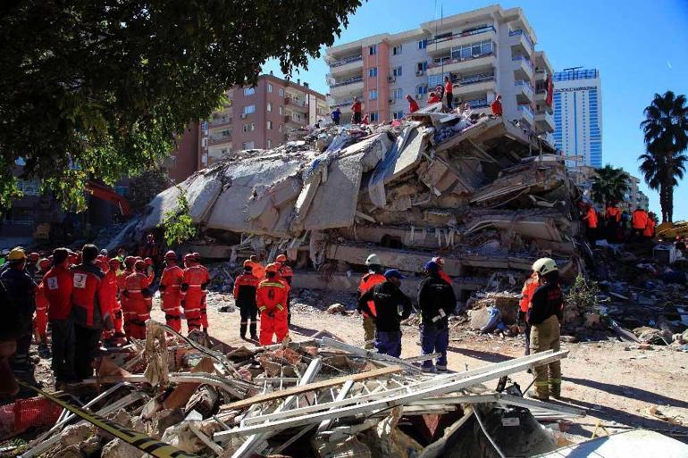 İzmir depreminde 36 kişiye mezar olan Rıza Bey Apartmanı ile ilgili flaş karar