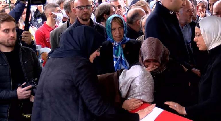 Bombalı saldırıda hayatını kaybeden öğretmen anne ve kızı gözyaşlarıyla uğurlandı