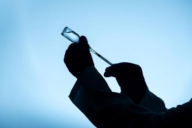 Pfizer ve Modernadan aşı kararı Araştırma başlatıldı