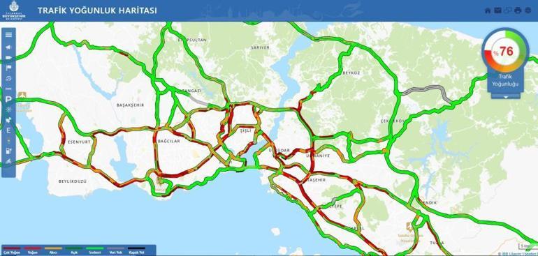 İstanbulda yağmur çilesi Trafik kilitlendi, yoğunluk yüzde 76lara çıktı