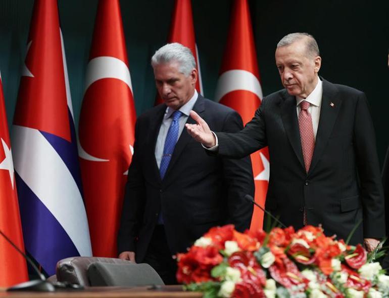 Küba Devlet Başkanı Türkiyede Cumhurbaşkanı Erdoğan: Ticaret hacmimizi 200 milyon dolara çıkarmayı teyit ettik