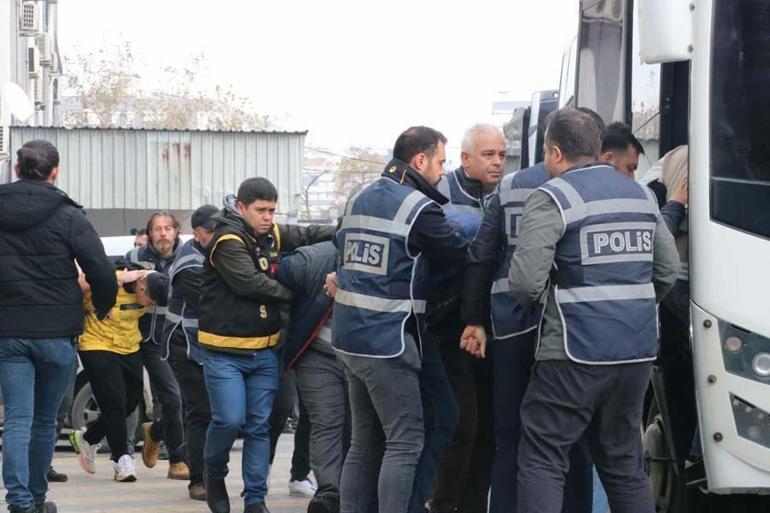 Göztepe-Altay maçına işaret fişeklerini sokan ambulans şoföründen paylaşım: Sarı kırmızı giyen herkes bir gün ölecek