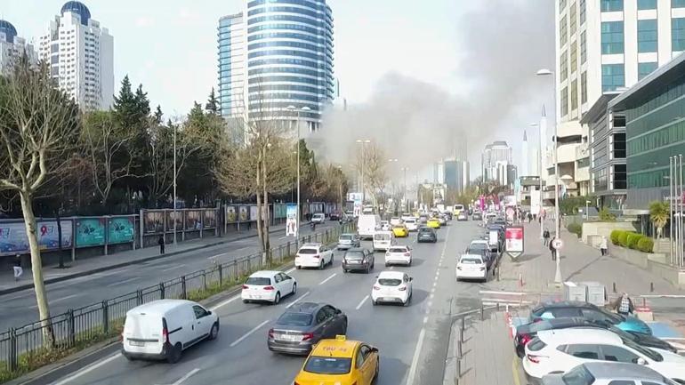 İstanbulda AVMde korkutan yangın İlk görüntüler geldi