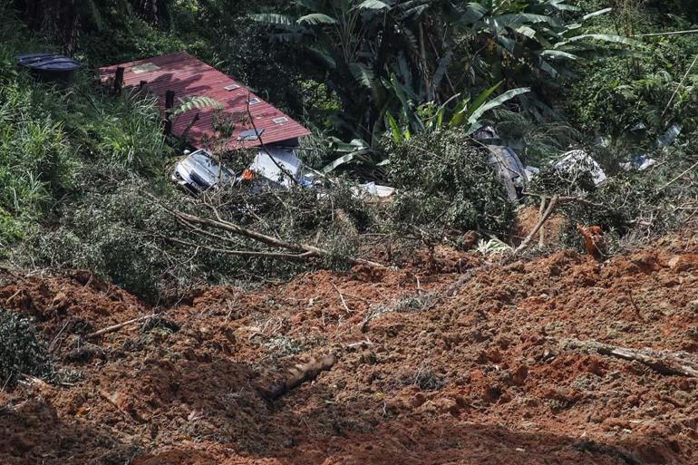 Malezyada heyelan felaketi Ölü sayısı 21e yükseldi