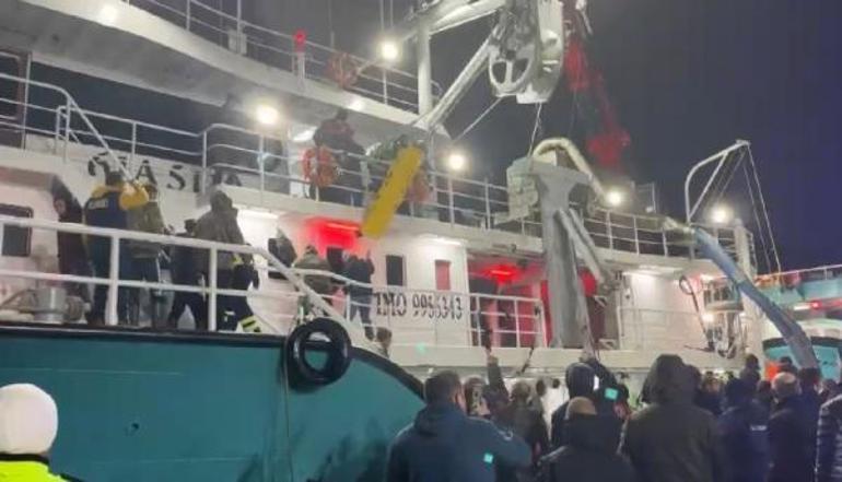Sinop açıklarında gemi yangını Mürettebat tahliye ediliyor