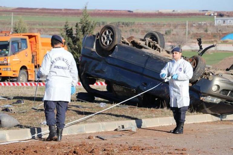 Gaziantepte otomobil, öğrenci servisine çarptı: 1 ölü, 12 yaralı