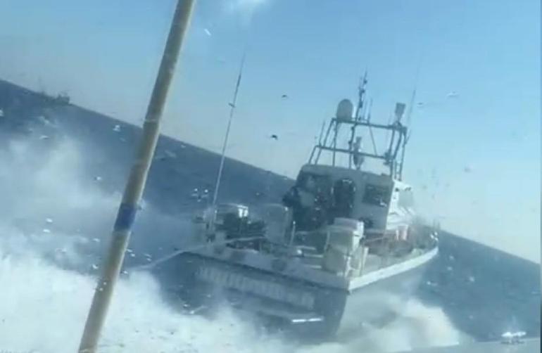 Yunanistanın taciz teşebbüsünü Türk Sahil Güvenlik ekibi engelledi
