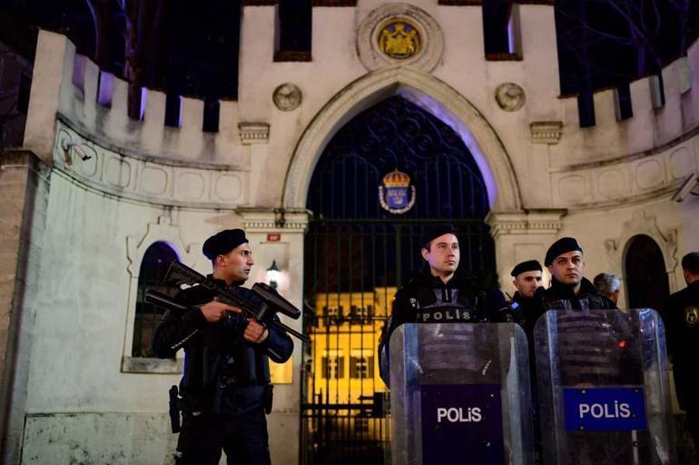 Türk Büyükelçiliği önünde Kuran-ı Kerim yakan provokatör Rasmus Paludandan skandal açıklama