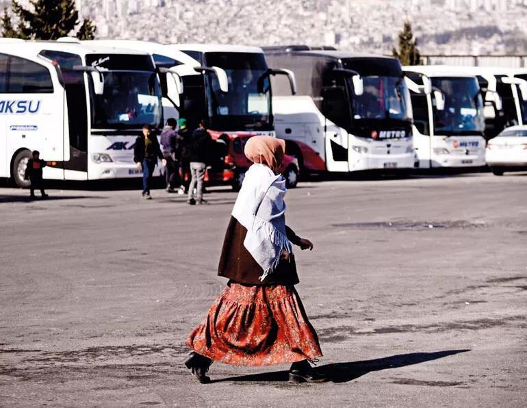 Büyük göç başladı Deprem bölgesini terk ediyorlar