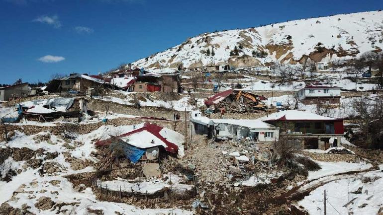 Kahramanmaraşın en zirvedeki dağ köyünde 130 evden 20 ev kaldı