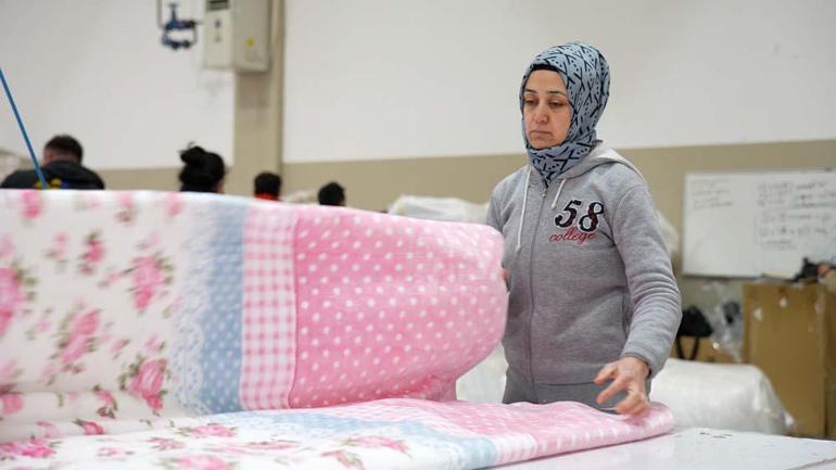 Tekstil fabrikalarında üç vardiya battaniye mesaisi