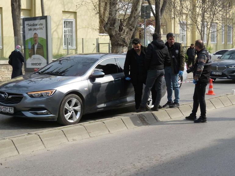Üsküdarda trafik ışıklarında otomobile silahlı saldırı