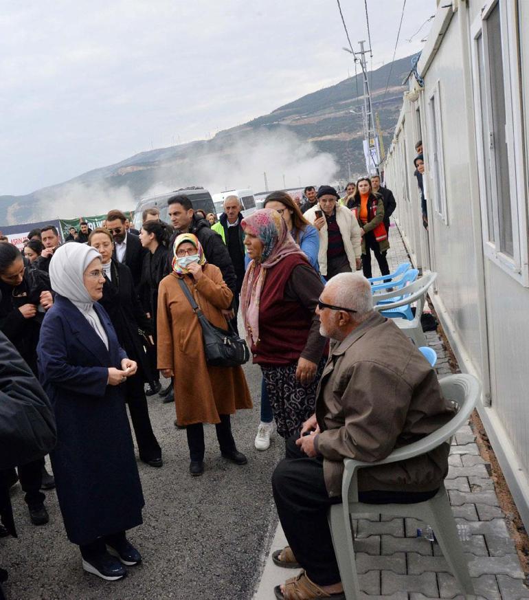 Emine Erdoğandan Nurdağında depremzedelere ziyaret