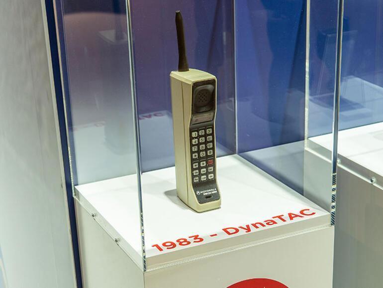 ‘Tuğla’  versiyonundan akıllı modellerine cep telefonları 50 yıldır hayatımızda