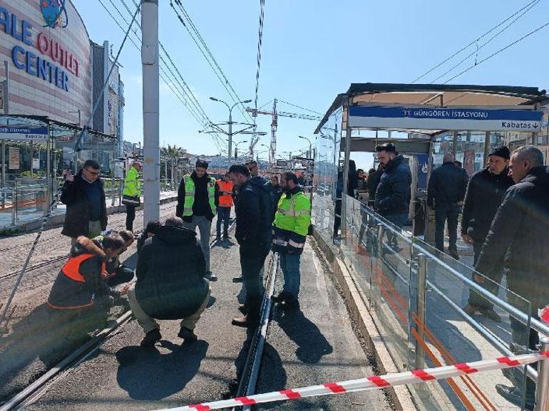 Güngörende tramvay raydan çıktı seferler durdu