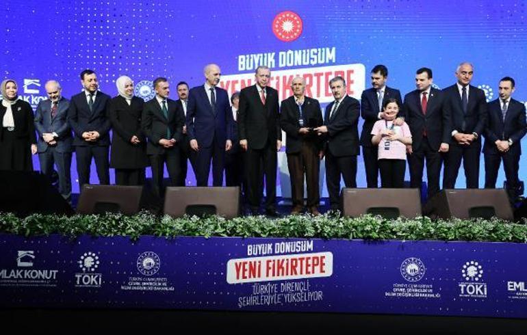 Cumhurbaşkanı Erdoğan: Bayramın ilk günü yeni bir müjdeyi paylaşacağız
