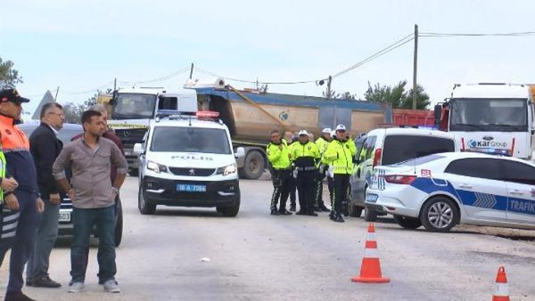 Bursada servis midibüsü kamyon ile çarpıştı: 22si öğrenci 23 yaralı