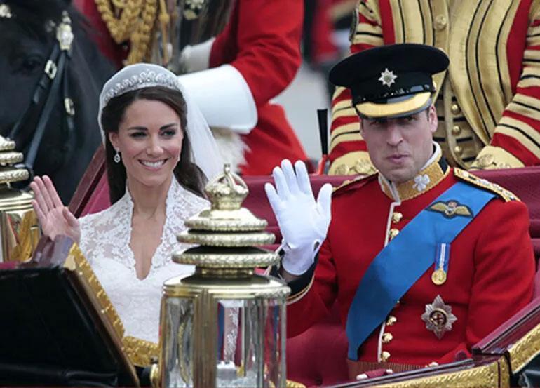 Kate Middleton herkesin merak ettiği sırrını gazetecinin kulağına fısıldadı