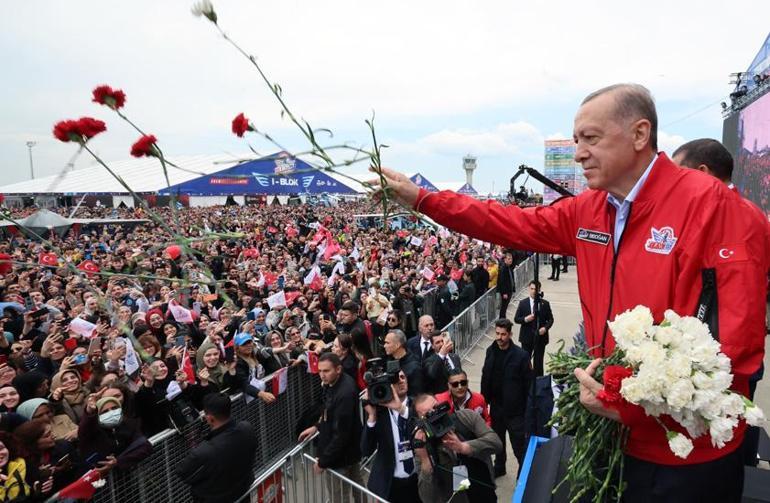 Cumhurbaşkanı Erdoğan TEKNOFESTte açıkladı İşte Türkiyenin uzay yolcuları