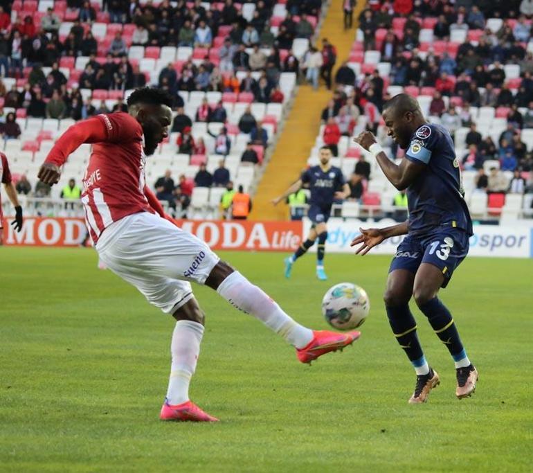 Süper Ligde kritik maçta Fenerbahçe Sivastan 3 puanı 3 golle aldı