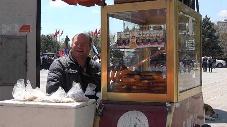 Çocuklarını ayakkabı boyayarak okuttu: Emeklilik yok, emeğimiz ile çalışıyoruz