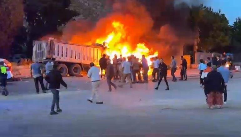 Hatayda kontrolden çıkan kamyon asker uğurlayanların arasına daldı; ölü ve yaralılar var