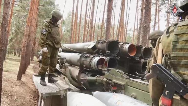 Rusya, roketatar sistemleriyle Ukrayna depolarını vurdu