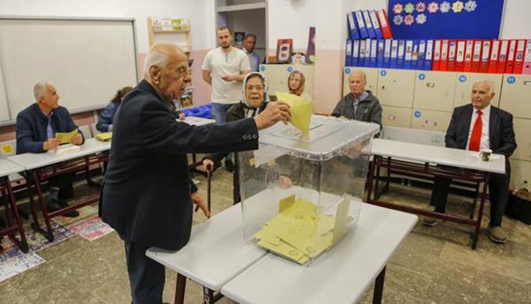 İstanbul’da ilk oylar kullanılmaya başlandı