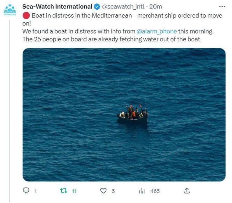 Akdeniz’de içinde 25 kişi bulunan bir tekne, tehlike sinyali verdi