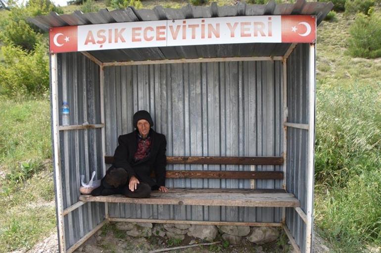 Sinoplu Ecevitin duygulandıran hikayesi 24 yıldır aynı durakta bekliyor...