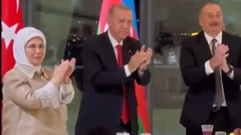 Erdoğan ve Aliyev ayakta alkışladı Azerinin söylediği türkü geceye damga vurdu
