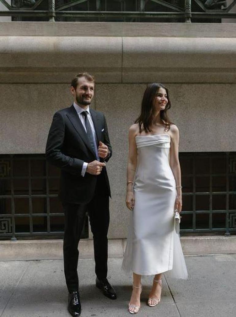 Ünlü çift New Yorkta evlendi Sosyal medya hesabından paylaştı