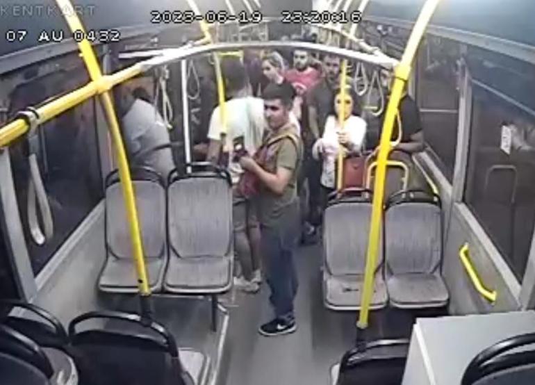 Halk otobüsünde dehşet dakikaları Ekmek bıçağıyla şoföre saldırdı