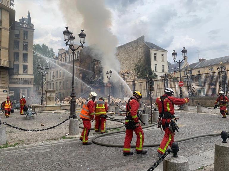 Fransanın başkenti Paris’te patlama şoku Yaralı sayısı şok geçirenler dahil 50 kişi