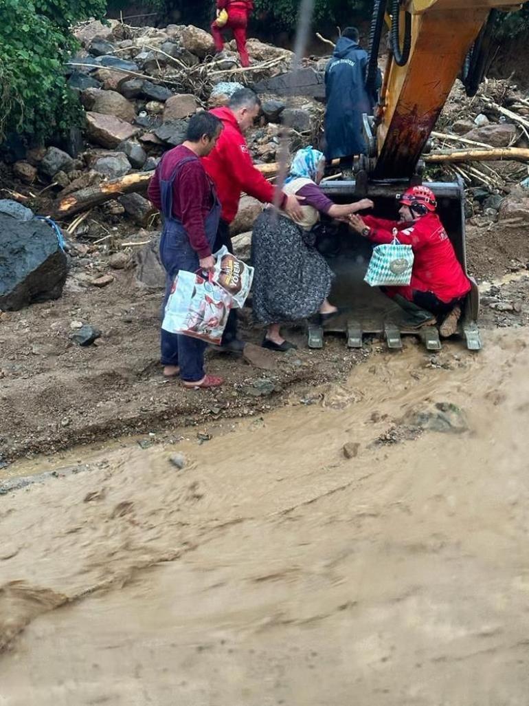 Giresunda sel, su baskını, heyelan Belediye başkanı açıkladı: Bir ev tamamen kayıp