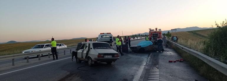 Amasyada kazadan sonra alev alan otomobildeki 3 kişi yanarak öldü, 1 yaralı