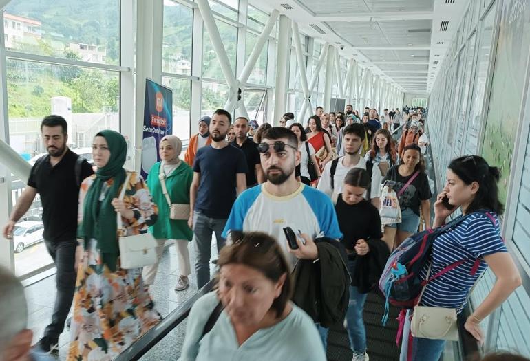 Sarp Sınır Kapısında Kurban Bayramı tatili yoğunluğu