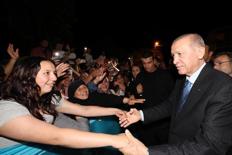 Cumhurbaşkanı Erdoğan Pendikte Cemevini ziyaret etti