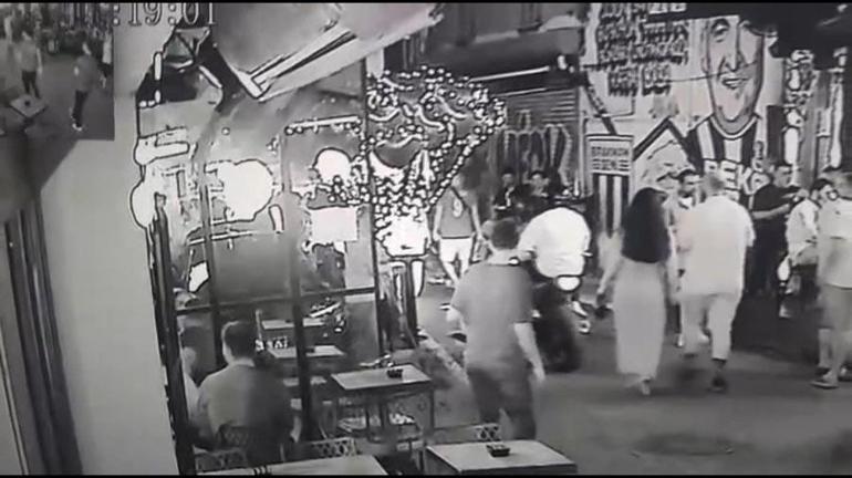 Beşiktaşta eğlence mekanına motosikletli saldırı Korkunç olayın güvenlik kamerası görüntüleri ortaya çıktı...