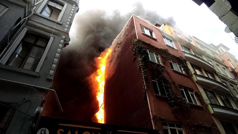 5 katlı binada yangın paniği Olay yerine çok sayıda itfaiye ekibi sevk edildi